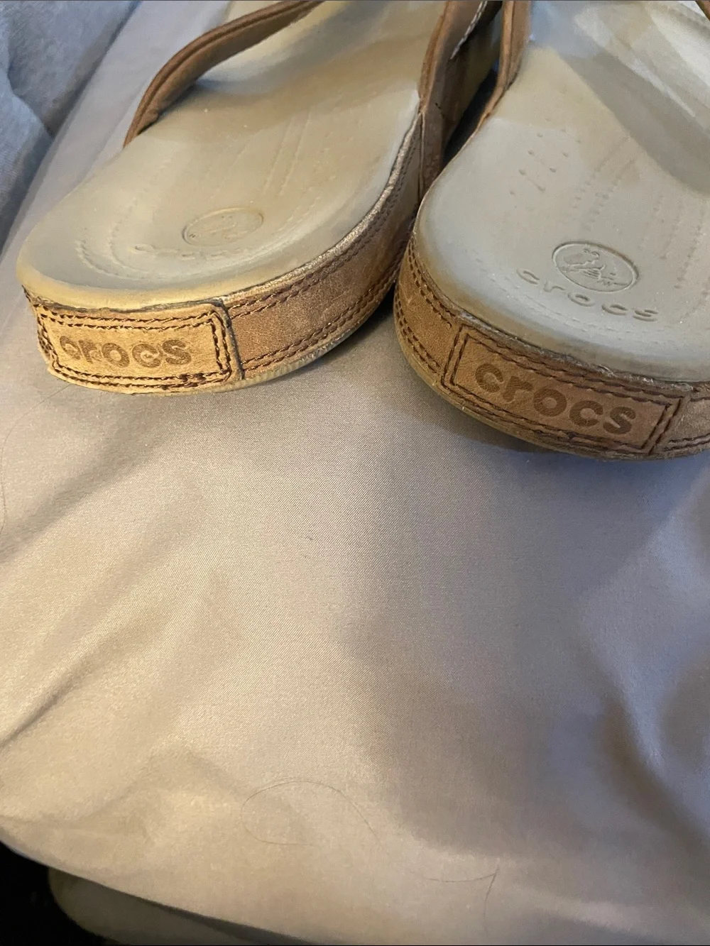 Croc flip flops Men’s size 12